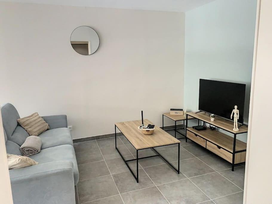 Appartement Le Jeanne à Compiègne Extérieur photo