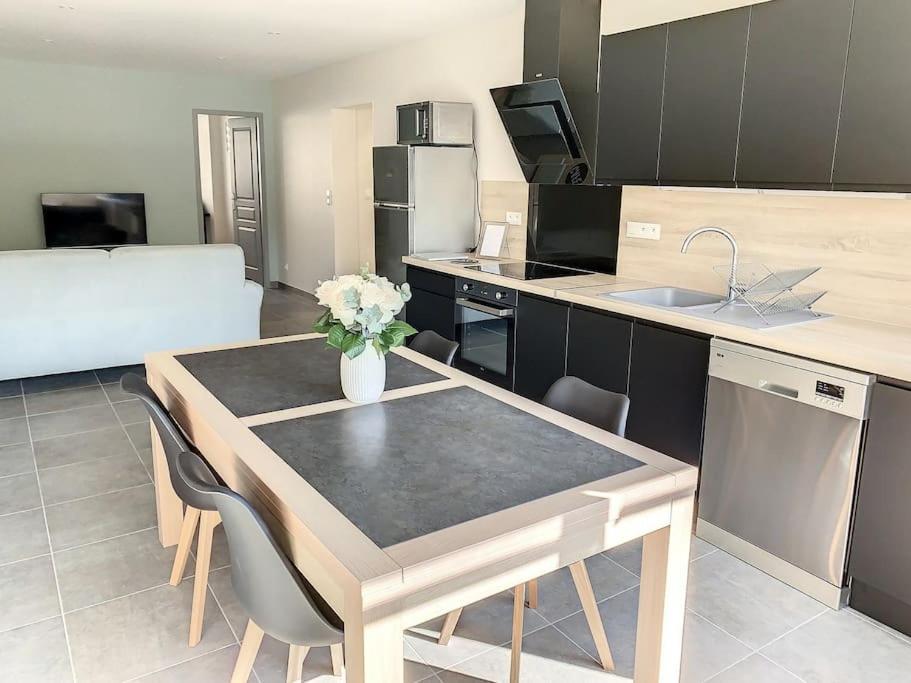 Appartement Le Jeanne à Compiègne Extérieur photo